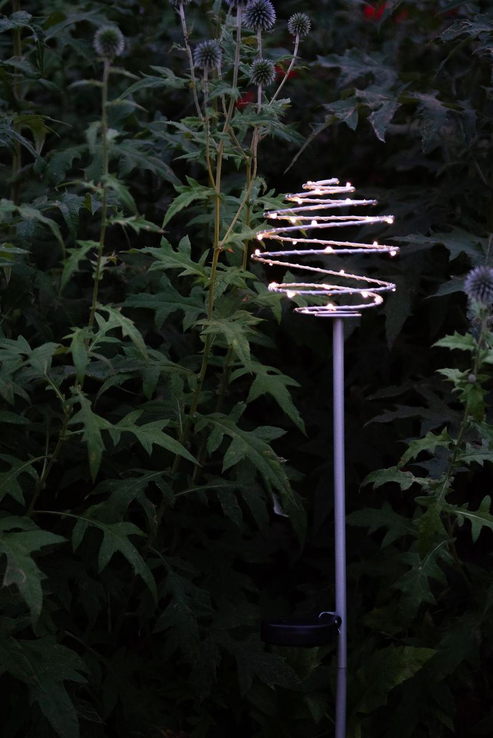 Lampe solaire décorative sur pied de couleur argentée avec filament de petites lampes sur ressort Garden ID